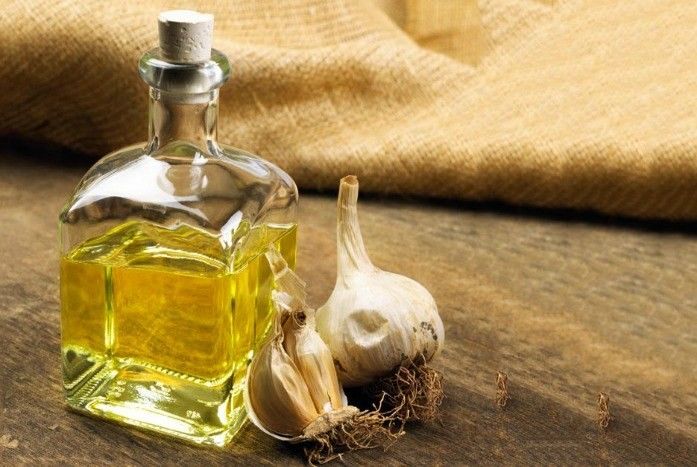 Food Ingredients Natural Plant Essential Oil Cas 8000-78-0 Garlic Oil Essential Oil For Food Flavors